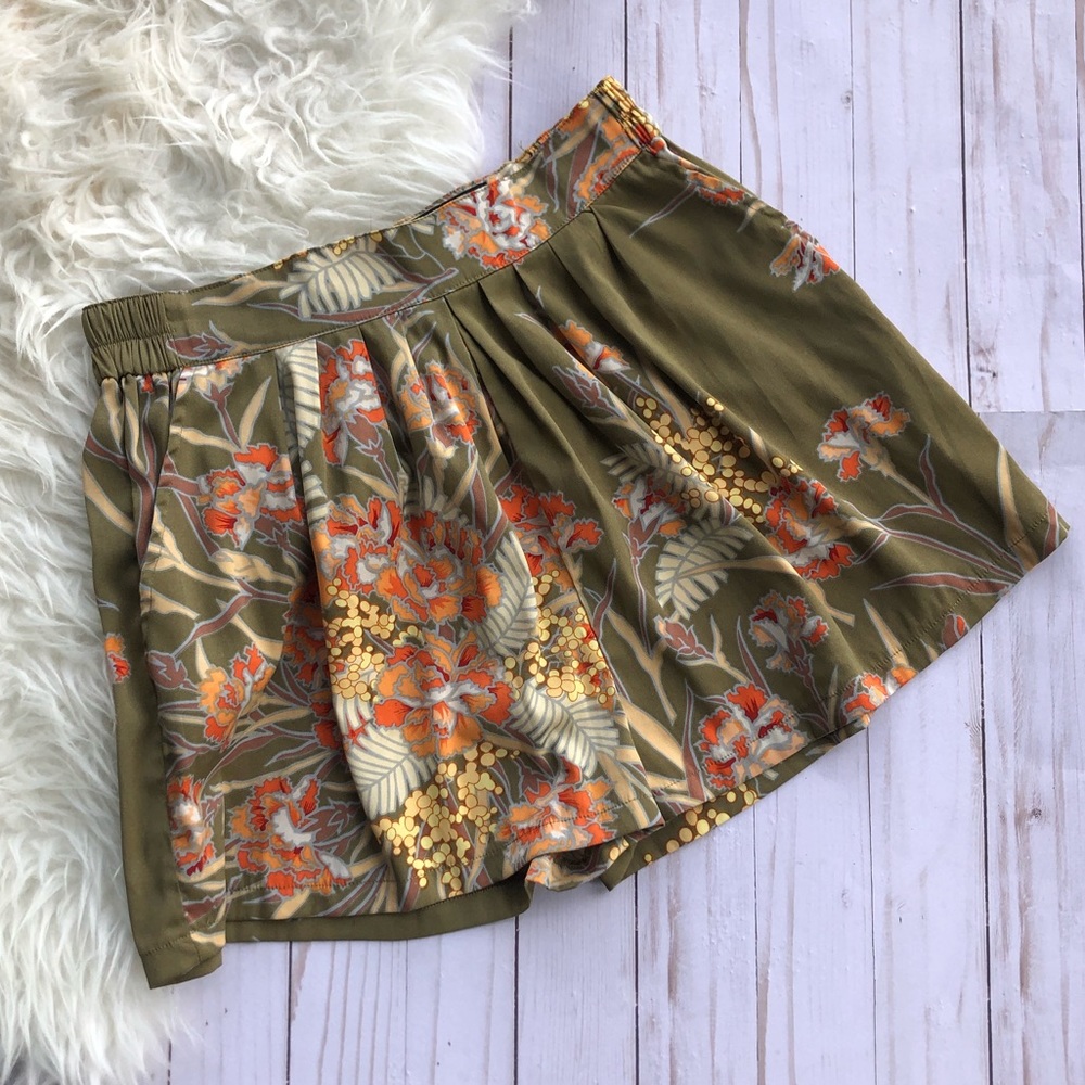 🌸MINKPINK green floral flowy high waisted shorts